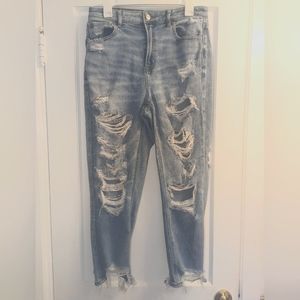 American Eagle Outfitters distressed Mom jeans, size 10/short